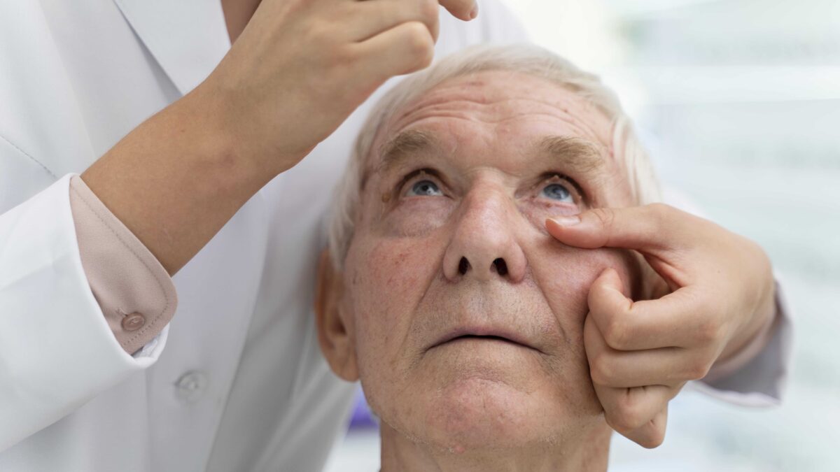 How Retina Specialists Diagnose Eye Conditions